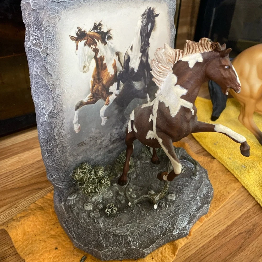Bradford Exchange Rolling Thunder horse figurine - Picture 4 of 4